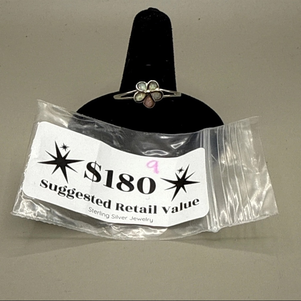 Bella Fizz .925 SS Flower Ring - Size 9 - SRV $180 - NWT And Comes With Box #68